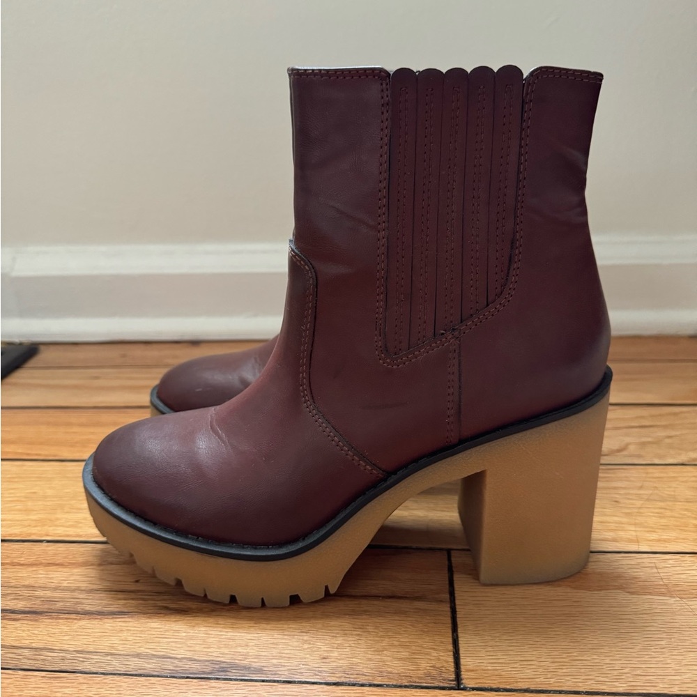 Sun Stone Brown Platform Round Toe Boot